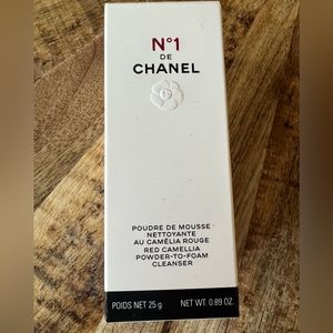 Chanel no 1 Camellia Red - powder cleanser